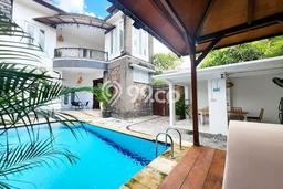 Ready to Use! Luxury House LT 300m2 Desain Elegan di Seminyak Ready to Use! Luxury House LT 300m2 Desain Elegan di Seminyak