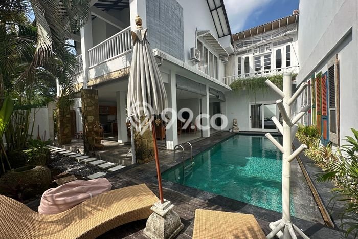Rumah Elit LB 233m2 Siap Huni Desain Elegan di Umalas, Badung Rumah Elit LB 233m2 Siap Huni Desain Elegan di Umalas, Badung