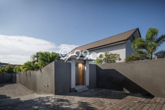 Jual Rumah Luas Elegan Dengan View Eksklusif di Umalas, Badung Jual Rumah Luas Elegan Dengan View Eksklusif di Umalas, Badung