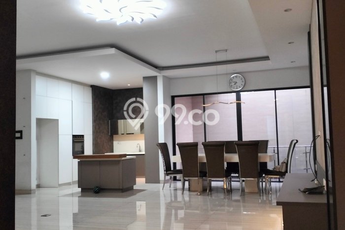 Hunian Elit LB 640m2 Siap Pakai Desain Elegan di Citraland, Surabaya Hunian Elit LB 640m2 Siap Pakai Desain Elegan di Citraland, Surabaya