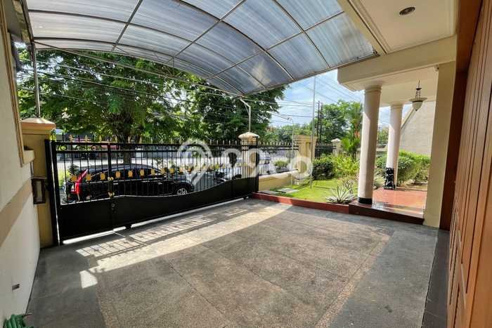 Rumah Luxury Modern Siap Huni di Manyar Surabaya Rumah Luxury Modern Siap Huni di Manyar Surabaya