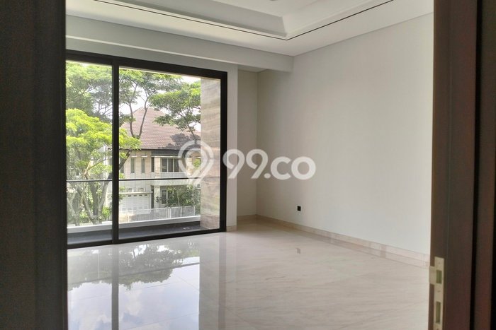 Unit Komersial Dijual di Surabaya LT 228m2 & LB 650m2 Unit Komersial Dijual di Surabaya LT 228m2 & LB 650m2