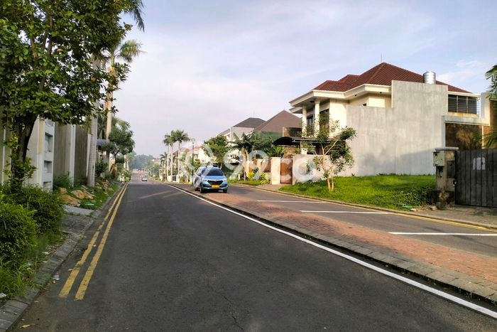 Lahan untuk Disewa di Surabaya Luas 650m2 Lahan untuk Disewa di Surabaya Luas 650m2
