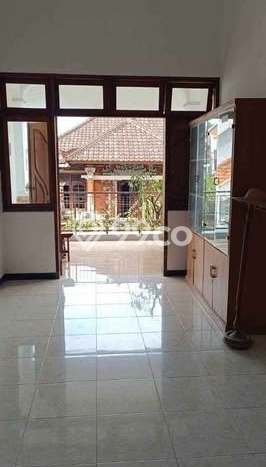 Jual Rumah Bagus Siap Huni LB 185m2 di Kerobokan Kaja, Badung Jual Rumah Bagus Siap Huni LB 185m2 di Kerobokan Kaja, Badung