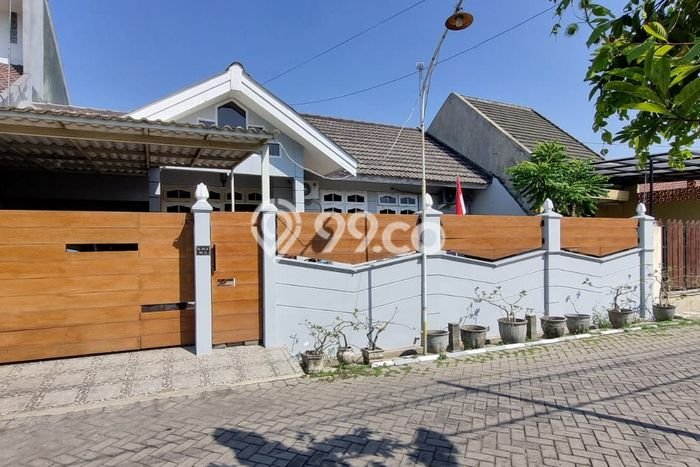 Rumah Luas Asri 4 KT Siap Pakai di Waru Surabaya Rumah Luas Asri 4 KT Siap Pakai di Waru Surabaya