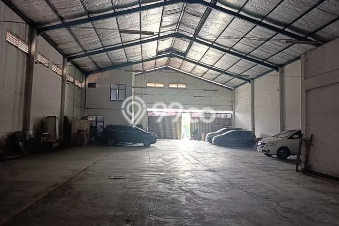Unit Gudang Disewakan di Karangpilang di Area Ramai & Strategis Unit Gudang Disewakan di Karangpilang di Area Ramai & Strategis