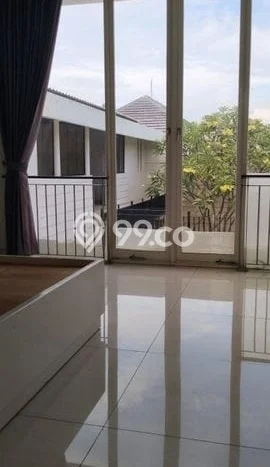 Jarang Ada! Rumah Kontrakan 4 Kamar Bagus Siap Huni Pakuwon City Jarang Ada! Rumah Kontrakan 4 Kamar Bagus Siap Huni Pakuwon City