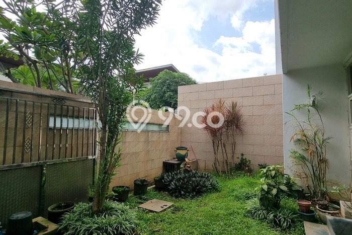 For Sale! Premium House LT 288m2 Desain Elegan di Middle East Ring Road For Sale! Premium House LT 288m2 Desain Elegan di Middle East Ring Road
