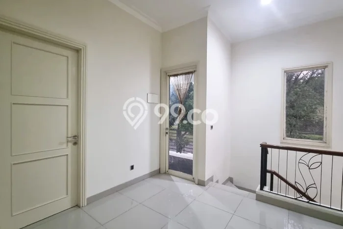 Rumah di , Dekat Tol, 4 KT, Luas 180m2m² LB 200m2m² Rumah di , Dekat Tol, 4 KT, Luas 180m2m² LB 200m2m²