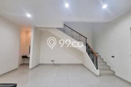 Rumah di , Dekat Tol, 4 KT, Luas 180m2m² LB 200m2m² Rumah di , Dekat Tol, 4 KT, Luas 180m2m² LB 200m2m²