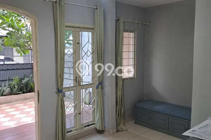 Rumah Mewah Siap Huni LT 144m2 di Kembangan, Jakarta Barat Rumah Mewah Siap Huni LT 144m2 di Kembangan, Jakarta Barat
