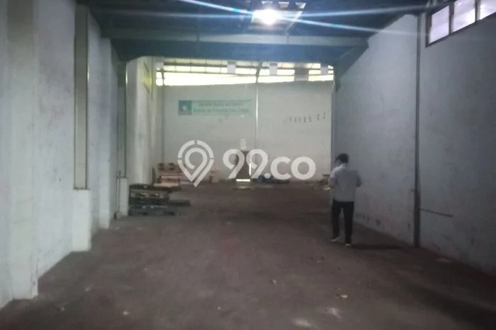 Unit Gudang Paling Strategis di Cipondoh Tangerang dengan LB 600m2 Unit Gudang Paling Strategis di Cipondoh Tangerang dengan LB 600m2