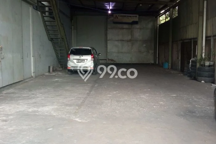Unit Gudang Paling Strategis di Cipondoh Tangerang dengan LB 600m2 Unit Gudang Paling Strategis di Cipondoh Tangerang dengan LB 600m2