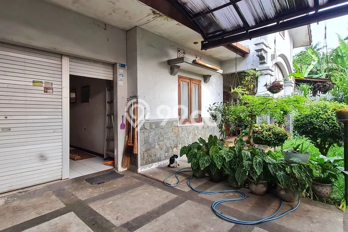 Rumah Strategis Modern Lb 150m2 di Klojen, Malang Rumah Strategis Modern Lb 150m2 di Klojen, Malang
