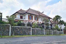 Hunian Mewah LB 1000m2 Siap Huni Desain Elegan di Villa Puncak Tidar, Malang Hunian Mewah LB 1000m2 Siap Huni Desain Elegan di Villa Puncak Tidar, Malang