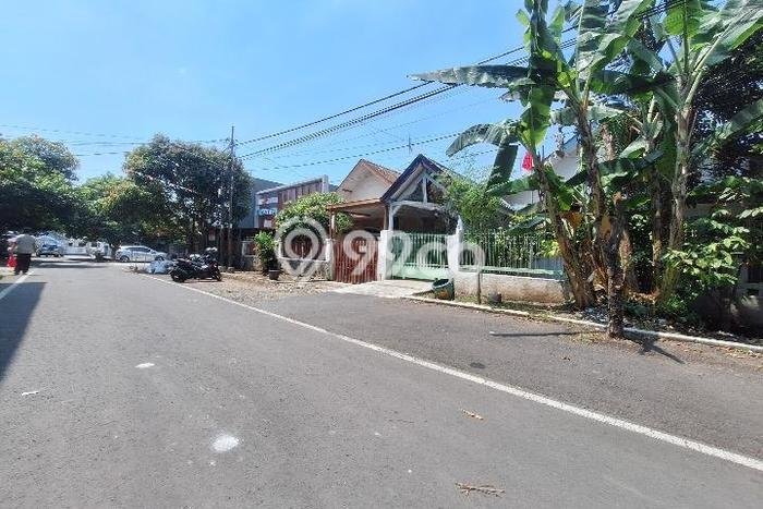 For Sale Rumah Mewah Exclusive di Klojen, Malang For Sale Rumah Mewah Exclusive di Klojen, Malang