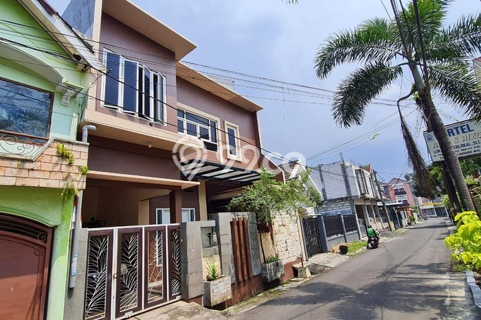 Jual Rumah Bagus Siap Huni LB 250m2 di Lowokwaru, Malang Jual Rumah Bagus Siap Huni LB 250m2 di Lowokwaru, Malang