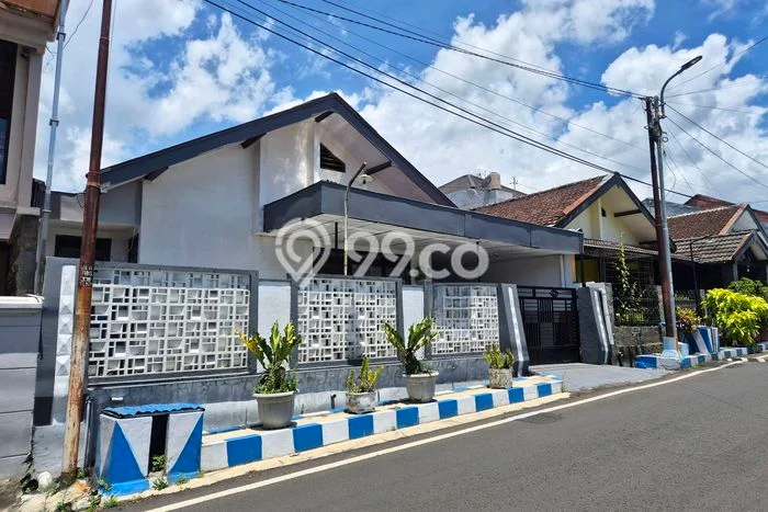 Dijual Rumah Minimalis Bagus Punya 4 KT di Lowokwaru Malang SHM Dijual Rumah Minimalis Bagus Punya 4 KT di Lowokwaru Malang SHM