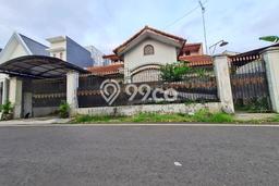 Rumah Strategis Modern Lb 150m2 di Klojen, Malang Rumah Strategis Modern Lb 150m2 di Klojen, Malang