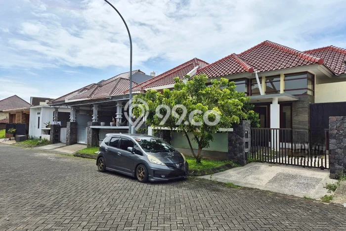 For Sale Rumah 3 Kamar Lokasi Ideal Bagus dan Strategis di Blimbing For Sale Rumah 3 Kamar Lokasi Ideal Bagus dan Strategis di Blimbing