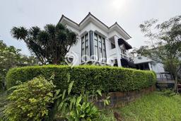 Rumah Mewah Dijual LT 247m2 di BSD, Tangerang Selatan Rumah Mewah Dijual LT 247m2 di BSD, Tangerang Selatan