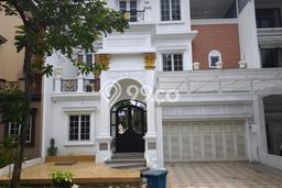 Rumah Elit Modern Tanpa Renovasi di Gading Serpong Tangerang Rumah Elit Modern Tanpa Renovasi di Gading Serpong Tangerang