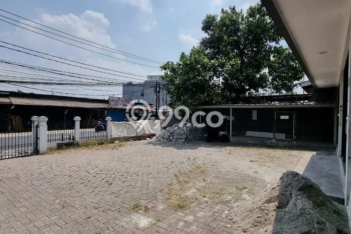 Gudang Disewa di Jakarta Selatan dengan LB 600m2 Area Komersial Ramai Gudang Disewa di Jakarta Selatan dengan LB 600m2 Area Komersial Ramai