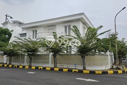 For Sale! Premium House LT 550m2 Desain Elegan di Intercon For Sale! Premium House LT 550m2 Desain Elegan di Intercon