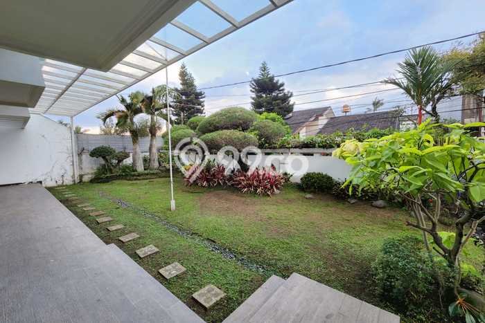Jual Rumah Mewah Megah Dengan View Eksklusif di Setra Sari, Bandung Jual Rumah Mewah Megah Dengan View Eksklusif di Setra Sari, Bandung