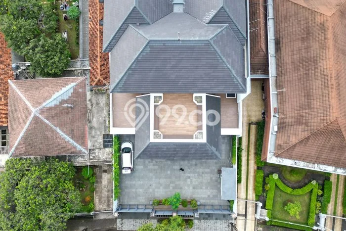 Hunian Eksklusif Siap Huni LT 879m2 di Menteng, Jakarta Pusat Hunian Eksklusif Siap Huni LT 879m2 di Menteng, Jakarta Pusat