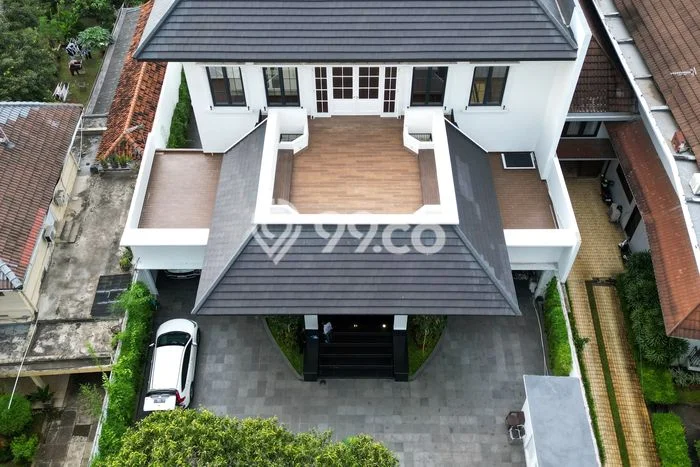 Hunian Eksklusif Siap Huni LT 879m2 di Menteng, Jakarta Pusat Hunian Eksklusif Siap Huni LT 879m2 di Menteng, Jakarta Pusat