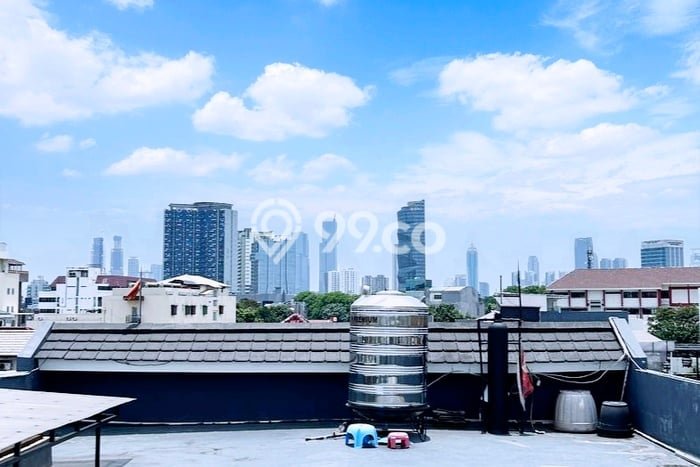 Hunian Mewah LB 670m2 Siap Pakai Desain Elegan di Slipi, Jakarta Barat Hunian Mewah LB 670m2 Siap Pakai Desain Elegan di Slipi, Jakarta Barat