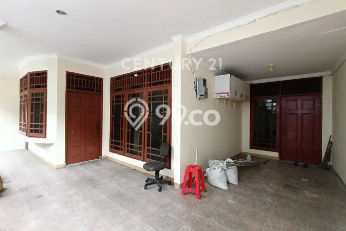 Rumah Elit Modern Tanpa Renovasi di Rawamangun Jakarta Timur Rumah Elit Modern Tanpa Renovasi di Rawamangun Jakarta Timur