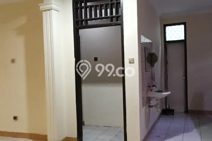 Rumah Elit Modern Tanpa Renovasi di Rawamangun Jakarta Timur Rumah Elit Modern Tanpa Renovasi di Rawamangun Jakarta Timur
