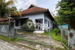 For Sale Rumah 4 Kamar Lokasi Ideal Bagus dan Strategis di Mataram For Sale Rumah 4 Kamar Lokasi Ideal Bagus dan Strategis di Mataram