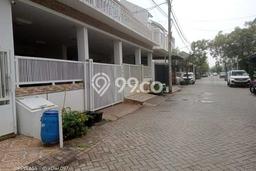 Properti Strategis 4 KT LT 108m² di Taman Surya, Jakarta Barat Properti Strategis 4 KT LT 108m² di Taman Surya, Jakarta Barat