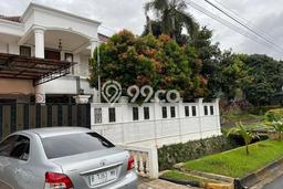 Rumah Mewah dengan Luas Tanah 372m² di Lingkungan Asri Pondok Indah, Jakarta Selatan Rumah Mewah dengan Luas Tanah 372m² di Lingkungan Asri Pondok Indah, Jakarta Selatan