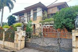 Rumah Modern 6 Kamar Siap Huni di Kebayoran Lama, Dekat Pusat Perbelanjaan, Jakarta Selatan Rumah Modern 6 Kamar Siap Huni di Kebayoran Lama, Dekat Pusat Perbelanjaan, Jakarta Selatan