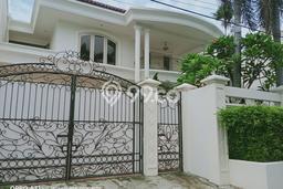 Dijual Murah Rumah dengan Luas Tanah 710m² dan Luas Bangunan 711m² di Area Cilandak, Jakarta Selatan Dijual Murah Rumah dengan Luas Tanah 710m² dan Luas Bangunan 711m² di Area Cilandak, Jakarta Selatan