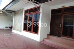 Rumah Modern area Angke, Jakarta Barat, LT 325m² LB 520m² Rumah Modern area Angke, Jakarta Barat, LT 325m² LB 520m²