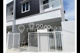 Rumah di Tanjung Duren, Jakarta Barat, LT 76m² LB 211m² Rumah di Tanjung Duren, Jakarta Barat, LT 76m² LB 211m²
