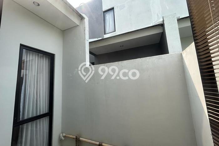Disewakan! Rumah 2 Kamar Tidur &
2 Kamar Mandi di Citra Garden, Jakarta Barat Disewakan! Rumah 2 Kamar Tidur &
2 Kamar Mandi di Citra Garden, Jakarta Barat
