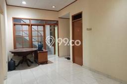 Disewakan! Rumah 3 Kamar Tidur &
2 Kamar Mandi di Duri Kosambi, Jakarta Barat Disewakan! Rumah 3 Kamar Tidur &
2 Kamar Mandi di Duri Kosambi, Jakarta Barat