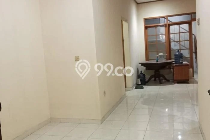 Disewakan! Rumah 3 Kamar Tidur &
2 Kamar Mandi di Duri Kosambi, Jakarta Barat Disewakan! Rumah 3 Kamar Tidur &
2 Kamar Mandi di Duri Kosambi, Jakarta Barat