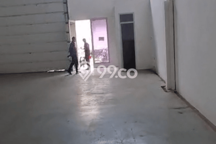Gudang Disewa di Jakarta Barat dengan LB 135m2 Area Komersial Ramai Gudang Disewa di Jakarta Barat dengan LB 135m2 Area Komersial Ramai