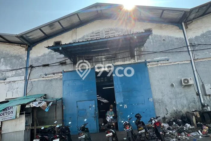 Gudang Disewa di Jakarta Barat dengan LB 600m2 Area Komersial Ramai Gudang Disewa di Jakarta Barat dengan LB 600m2 Area Komersial Ramai