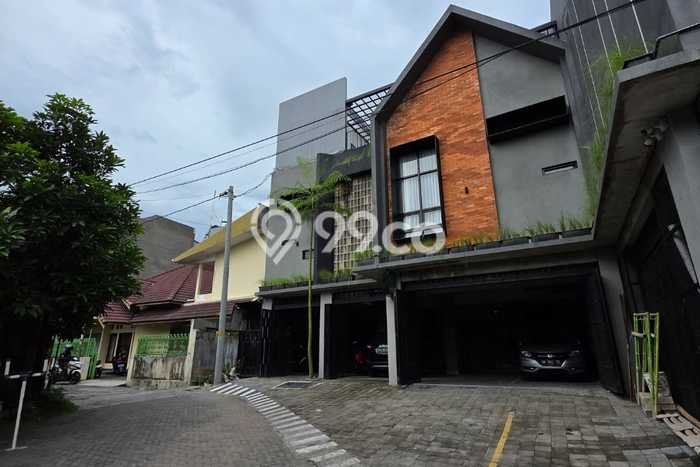Kost Dijual Lokasi Depok, Sleman, Spesifikasi 11 Kamar Tidur dan Luas 400m2 Kost Dijual Lokasi Depok, Sleman, Spesifikasi 11 Kamar Tidur dan Luas 400m2