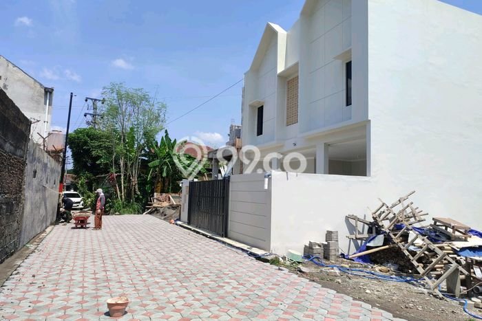 Tanah untuk Dijual Lokasi Sleman, Sleman Luas 235m2 SHM Tanah untuk Dijual Lokasi Sleman, Sleman Luas 235m2 SHM