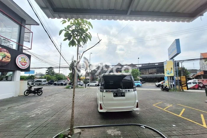 LOKASI BISNIS! Ruko For Rent Kawasan Dewi Sri, Luas 67m², Area Strategis LOKASI BISNIS! Ruko For Rent Kawasan Dewi Sri, Luas 67m², Area Strategis