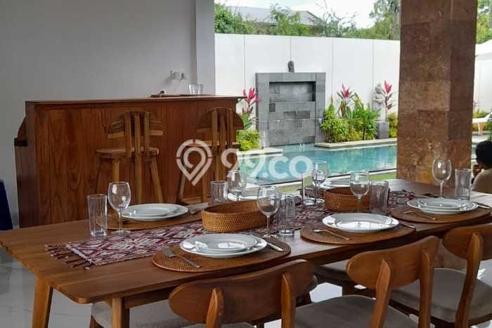 Tersedia Vila di , Dimensi 300m2m², Lingkungan nyaman untuk keluarga Tersedia Vila di , Dimensi 300m2m², Lingkungan nyaman untuk keluarga